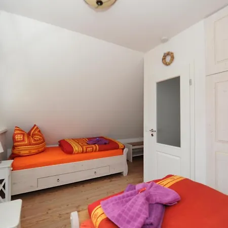 Haus Berlin, Grosszuegig Ausgestattete Doppelhaushaelfte Fuer 5 Personen In * Zingst