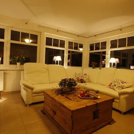 Hébergement de vacances Haus Berlin, Grosszuegig Ausgestattete Doppelhaushaelfte Fuer 5 Personen In Zingst