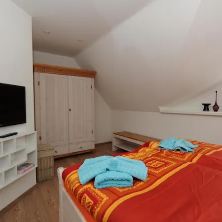 Hébergement de vacances Haus Berlin, Grosszuegig Ausgestattete Doppelhaushaelfte Fuer 5 Personen In *