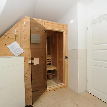Hébergement de vacances Haus Berlin, Grosszuegig Ausgestattete Doppelhaushaelfte Fuer 5 Personen In Zingst