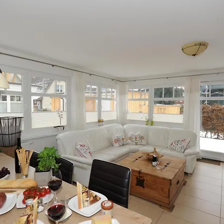 Hébergement de vacances Haus Berlin, Grosszuegig Ausgestattete Doppelhaushaelfte Fuer 5 Personen In